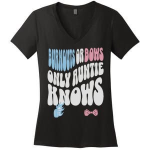 Gender Reveal Burnouts Or Bows New Aunt Women's V-Neck T-Shirt