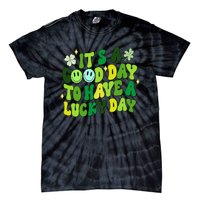 Green Retro Groovy St Patricks Day Party funny Tie-Dye T-Shirt