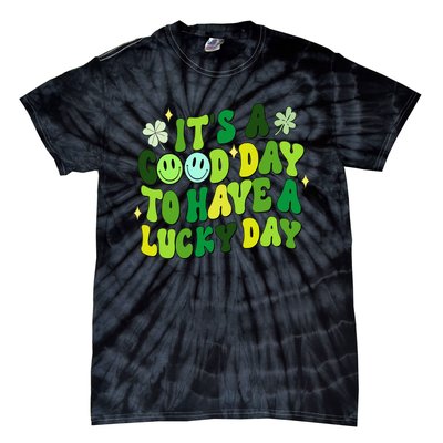 Green Retro Groovy St Patricks Day Party funny Tie-Dye T-Shirt