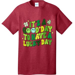 Green Retro Groovy St Patricks Day Party T-Shirt