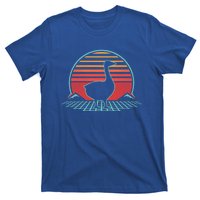 Goose Retro Vintage 80s Style Animal Lover Gift Great Gift T-Shirt