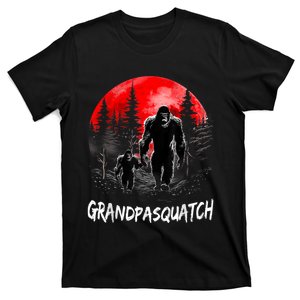 Grandpa Squatch Funny Bigfoot Dad Sasquatch Yeti Fathers Day T-Shirt