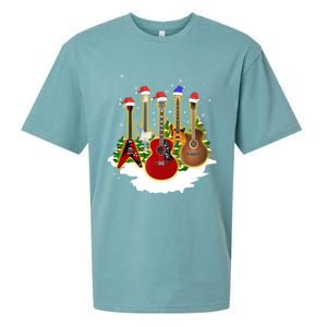 Guitar Santa Hat Christmas Tree Guitar Lovers Xmas Funny Gift Sueded Cloud Jersey T-Shirt