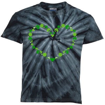 Green shamrock heart for St Patricks day celebration outfit Kids Tie-Dye T-Shirt