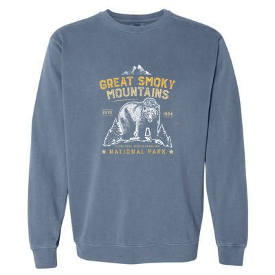 Great Smoky Mountains Cool Gift National Park Bear Vintage Cool Gift Garment-Dyed Sweatshirt