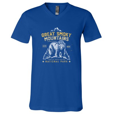 Great Smoky Mountains Cool Gift National Park Bear Vintage Cool Gift V-Neck T-Shirt