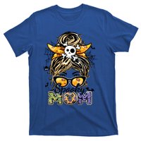 Groovy Spooky Mom Messy Bun Witch Mom Halloween Cool Gift T-Shirt