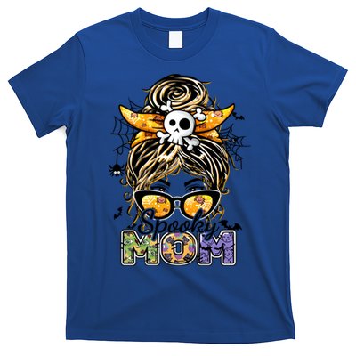 Groovy Spooky Mom Messy Bun Witch Mom Halloween Cool Gift T-Shirt