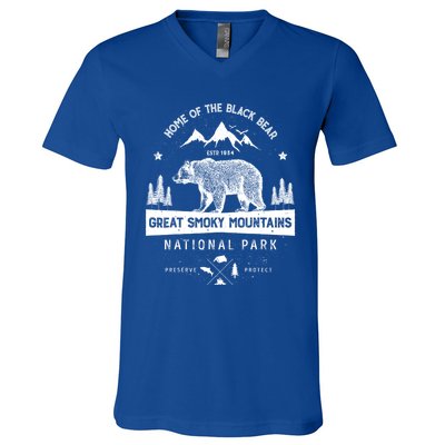 Great Smoky Mountains National Park Gift Bear Vintage Gift V-Neck T-Shirt