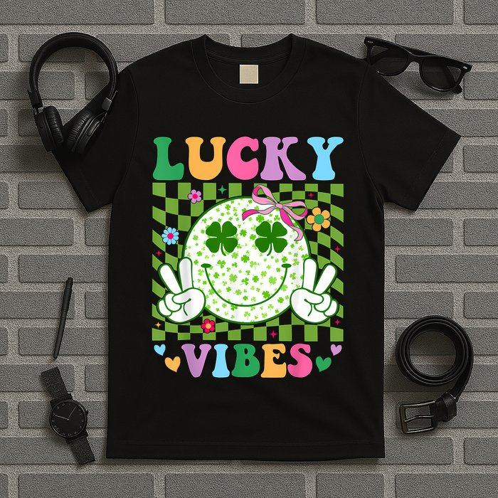 Groovy St Patricks Day Lucky Vibes Shamrock T-Shirt