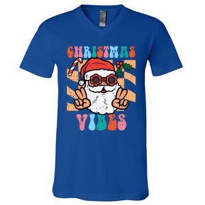 Groovy Santa Peace Christmas Vibes Retro Xmas Gift V-Neck T-Shirt