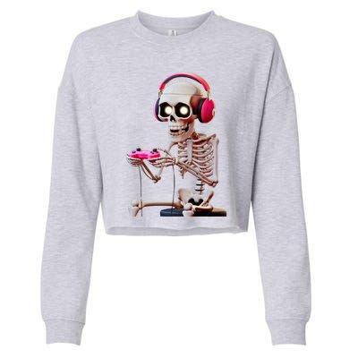 Gamer Skeleton With Headphones Halloween Gaming Gift Cropped Pullover Crew