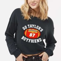 Go TaylorS Boyfriend I Just Here For Travis Cropped Pullover Crew
