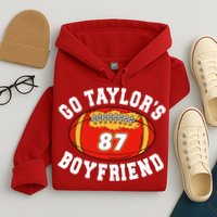 Go TaylorS Boyfriend I Just Here For Travis Hoodie