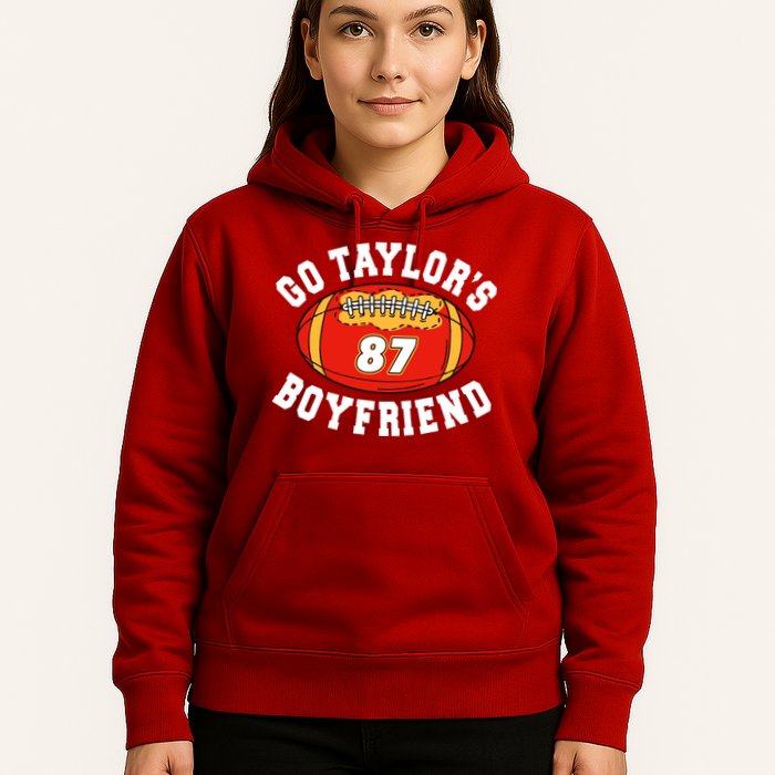 Go TaylorS Boyfriend I Just Here For Travis Hoodie