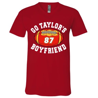 Go TaylorS Boyfriend I Just Here For Travis V-Neck T-Shirt