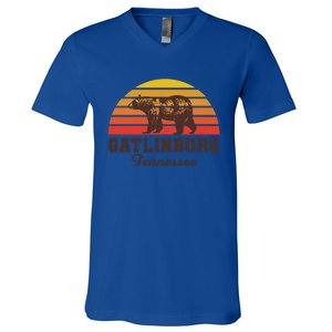 Gatlinburg Tennessee Great Smoky Mountains Bear Retro Sunset Gift V-Neck T-Shirt