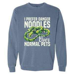 Green Tree Python Cage Reptile Keeper Snake Food Python Garment-Dyed Sweatshirt