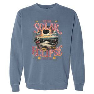 Groovy Total Solar Eclipse April 8 2024 Astronomy Souvenir Garment-Dyed Sweatshirt