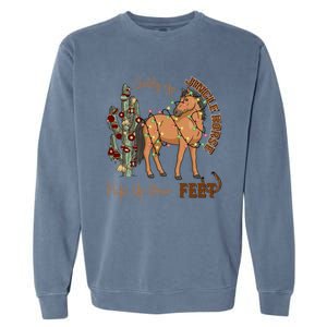 Giddy Up Jingle Horse Pick Up Your Feet Cow Christmas Cool Gift Garment-Dyed Sweatshirt