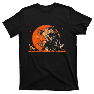 Great Vintage Witch And Moon Halloween Design T-Shirt