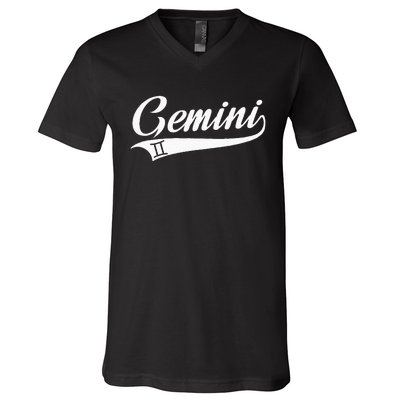 Gemini Zodiac Sign Horoscope Throwback Design Classic V-Neck T-Shirt