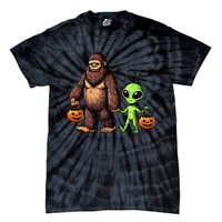 Halloween Bigfoot Alien Bigfoot Lover Halloween Tie-Dye T-Shirt