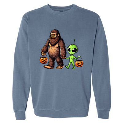 Halloween Bigfoot Alien Bigfoot Lover Halloween Garment-Dyed Sweatshirt