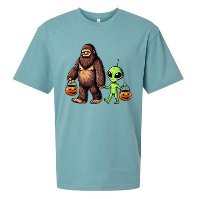 Halloween Bigfoot Alien Bigfoot Lover Halloween Sueded Cloud Jersey T-Shirt