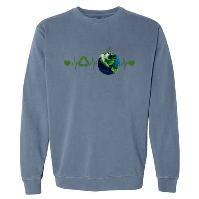 Heart Beat Earth Day Recycle Love Earth Day Anniversary 2024 Garment-Dyed Sweatshirt