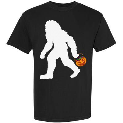 Halloween Bigfoot Pumpkin Apparel Fun Sasquatch Garment-Dyed Heavyweight T-Shirt