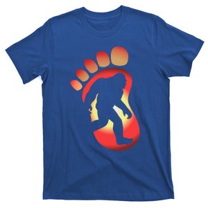 Halloween Bigfoot Pumpkin Silhouette Gift T-Shirt