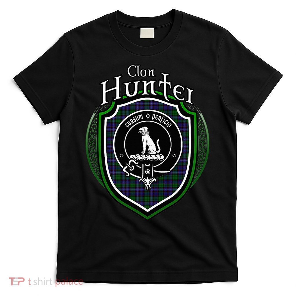 Hunter Clan Crest Scottish Clan Hunter Family Crest Badge T-Shirt