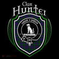 Hunter Clan Crest Scottish Clan Hunter Family Crest Badge Kids T-Shirt