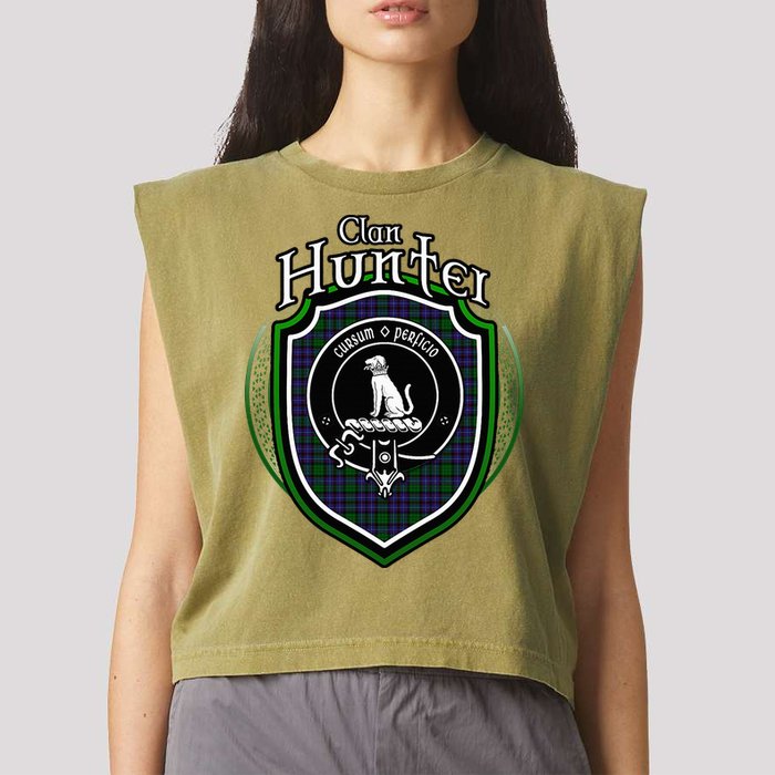 Hunter Clan Crest Scottish Clan Hunter Family Crest Badge Garment-Dyed Women's Muscle Tee