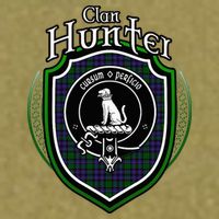 Hunter Clan Crest Scottish Clan Hunter Family Crest Badge Garment-Dyed Women's Muscle Tee