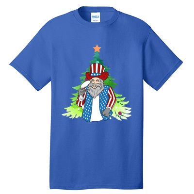 Here Comes Santa Clauspatriotic Kris Kringle Christmas Tree Great Gift Tall T-Shirt