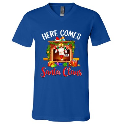 Here Comes Santa! Ho Ho Help! Gift V-Neck T-Shirt