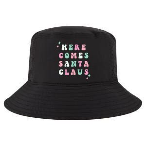 Here Comes Santa Claus Retro Merry Christmas Xmas Gift Cool Comfort Performance Bucket Hat