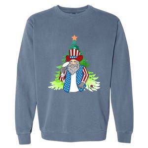 Here Comes Santa Clauspatriotic Kris Kringle Christmas Tree Meaningful Gift Garment-Dyed Sweatshirt