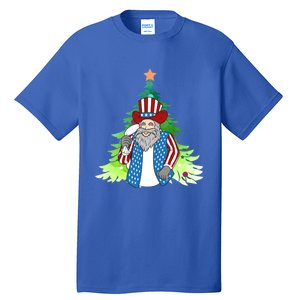 Here Comes Santa Clauspatriotic Kris Kringle Christmas Tree Meaningful Gift Tall T-Shirt