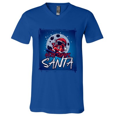 Here Comes Santa Santa Claus On A Skateboard In Moonlight Cool Gift V-Neck T-Shirt