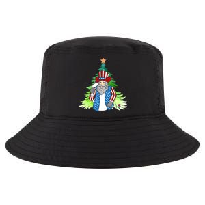 Here Comes Santa Clauspatriotic Kris Kringle Christmas Tree Cool Gift Cool Comfort Performance Bucket Hat