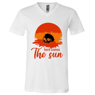 Here Comes The Sun Spooky Skull Vintage Halloween V-Neck T-Shirt