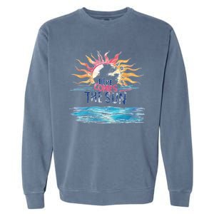 Here Comes The Sun Beach Retro Tropical Summer Cute Gift Garment-Dyed Sweatshirt