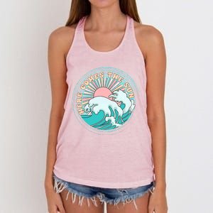 Here Comes The Sun Funny Summer Vacation Hawaii Beach Family Gift Women's Knotted Racerback Tank