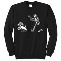 Halloween Dog Funny Skeleton Skeleton Chasing Dog Sweatshirt