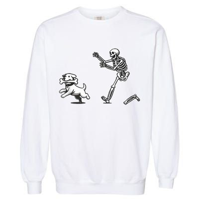 Halloween Dog Funny Skeleton Skeleton Chasing Dog Garment-Dyed Sweatshirt