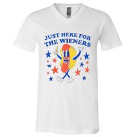 Hot Dog Im Just Here For The Wieners 4th Of July Funny V-Neck T-Shirt