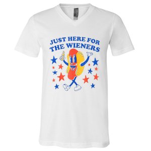 Hot Dog Im Just Here For The Wieners 4th Of July Funny V-Neck T-Shirt